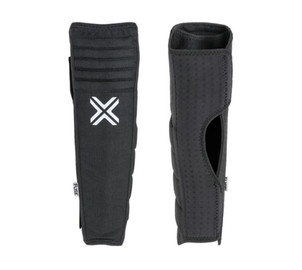 Fuse Alpha extended Shin Pad, size S black-white